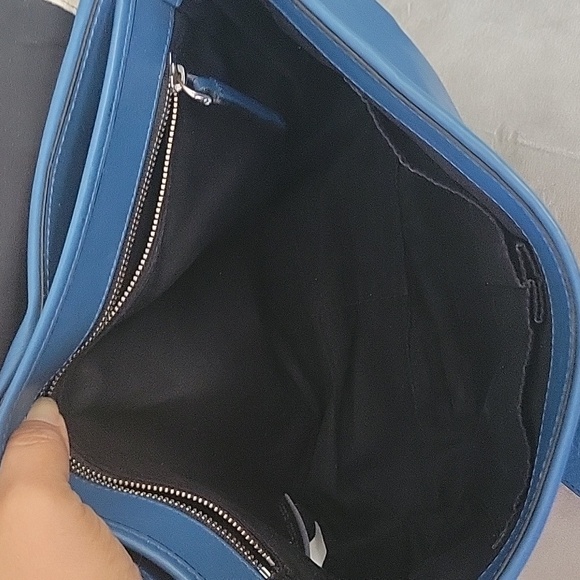 MARC by Marc Jacobs  White/Blue Crossbody - Picture 9 of 16